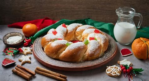 Premium AI Image | Mexican Rosca de Reyes festive bread