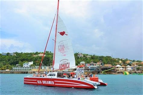 Montego Bay Catamaran Cruise, Snorkeling, Open Bar and Pickup 2024