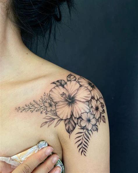 Hibiscus Flower Tattoo. - MELTBLOGS