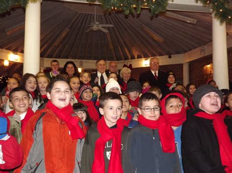 Farmingdale Village Celebrates Annual Tree Lighting | Farmingdale, NY Patch