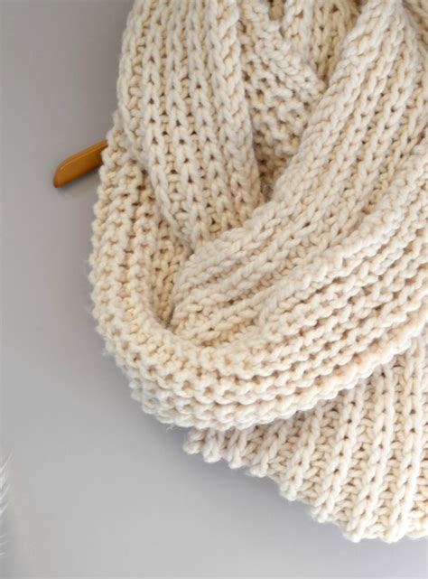 Crochet Scarf Patterns Bulky Yarn for Extra Thick Scarf - mecrochet.com