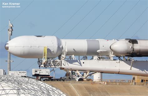 SpaceX Delays 1st Falcon Heavy Launch of 2023 to Jan. 15 with Space ...