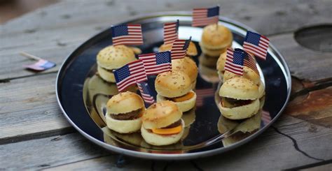 American Cuisine: 9 Traditional Foods of the USA | Travel Food Atlas