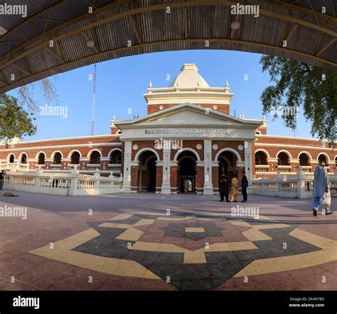 Bahawalpur railway station hi-res stock photography and images - Alamy