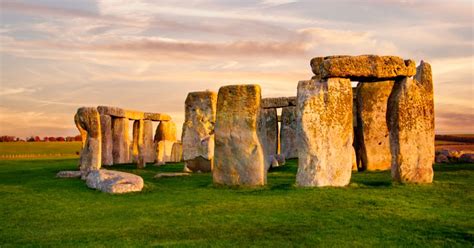 7 Intruiging Facts About Stonehenge, England's Mysterious Neolithic Ruin