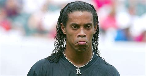 Barcelona video: Ronaldinho dazzles in warm-up with unbelievable skills