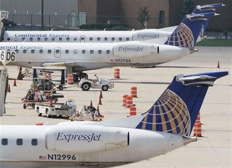 Arbitrator sides with Continental Airlines pilots on regional jets - cleveland.com