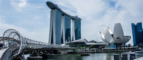 2019 - Singapore - Marina Bay Helix Bridge + | Helix Bridge,… | Flickr