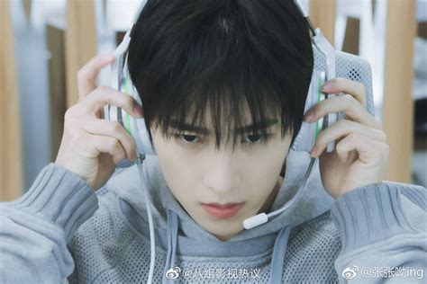 YANG 杨洋 YANG on Twitter: "The King's Avatar live action runs @ 45 minutes per episode #yangyang ...