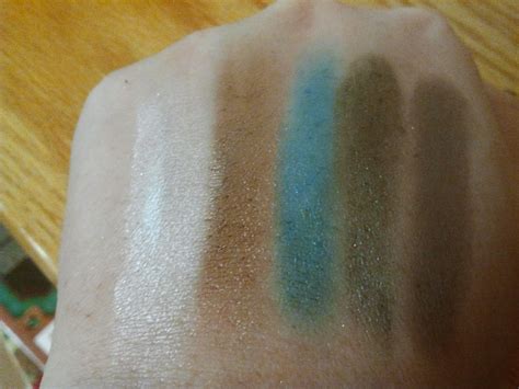 The Make-up Explorer: Maybelline Color Tattoo Eyeshadows