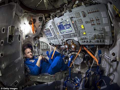 NASA's Scott Kelly reveals the ISS smells 'like jail' | Daily Mail Online