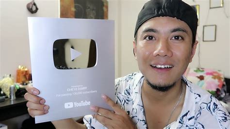 Silver play button unboxing | with subtitle - YouTube