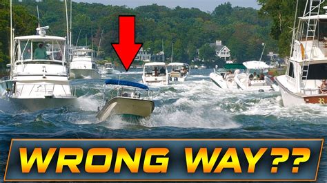 SMALL BOAT CAUGHT IN THE WAKE AT POINT PLEASANT CANAL !! | WAVY BOATS ...