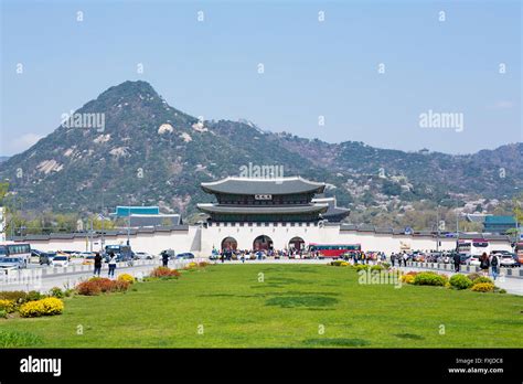 Gwanghwamun gate, Gyeongbokgung Palace Stock Photo - Alamy