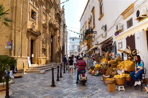 Shop in Gallipoli, Puglia: What to Take Home • Svadore