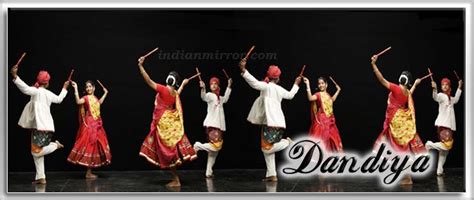 dance steps: DANDIYA RAAS IN NAVRATRI FOLK DANCE OF GUJARAT (UPDATE 2023)