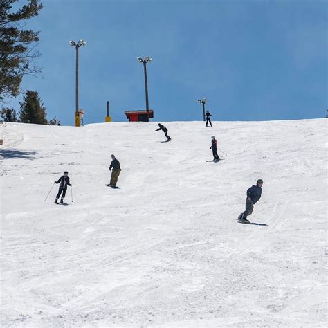 Top 3 Ski Resorts in North Carolina for Beginners