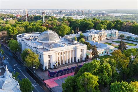 Verkhovna Rada Building and Mariyinsky Palace Editorial Photo - Image ...