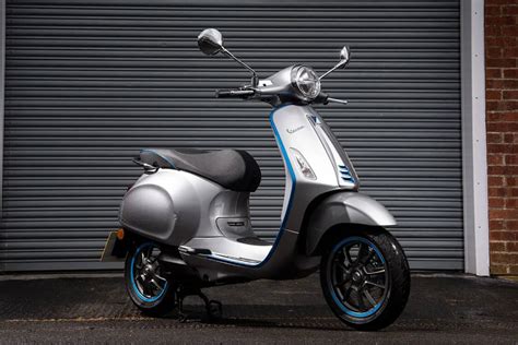 Vespa Elettrica Review - Personal Electric Transport