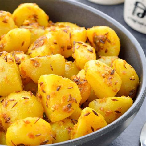 Jeera Aloo Recipe (Dry Aloo Sabzi)