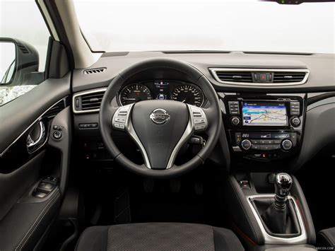 2014 Nissan Qashqai - Interior | Caricos