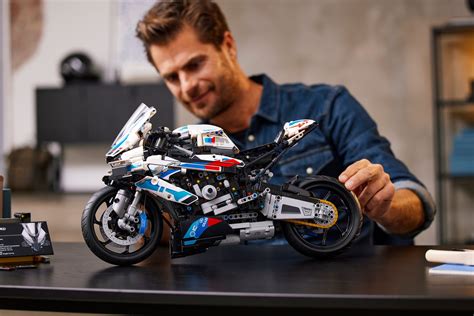 The 11 Best LEGO® Motorcycle Toys For Kids and Adults | Official LEGO ...