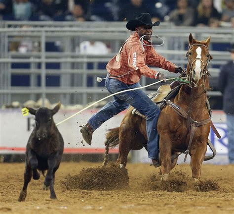 25 year RodeoHouston veteran Fred Whitfield advances out of Super Series II