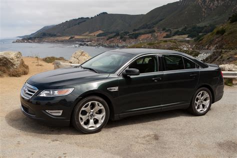 Ford Taurus SHO - Ford Taurus SHO on Highway 1