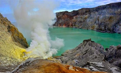 Ijen Crater, Ijen Resort, Ijen Banyuwangi Tour: Ijen Crater Indonesia