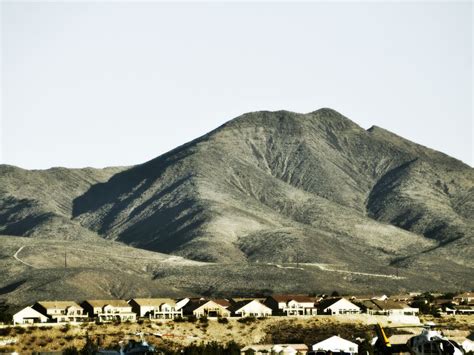 the mountains at Las Vegas | Smithsonian Photo Contest | Smithsonian Magazine