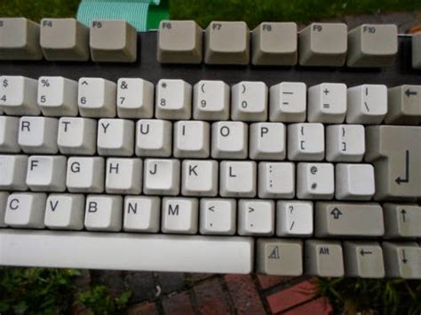 Epsilon's World: Found a Amiga 600 keyboard