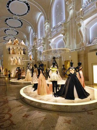 exposition DIOR au Musée des Arts Décoratifs Paris Retro Mode, Mode Vintage, Dior Couture ...