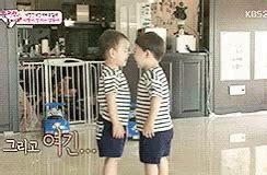 Hug Drama GIF - Hug Drama Korean - Discover & Share GIFs