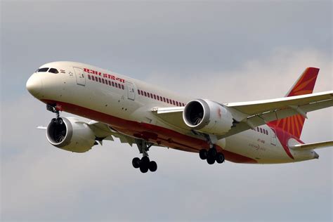 Air India Dreamliner flight #AI20 returned to Delhi after crack in windshield - AIRLIVE