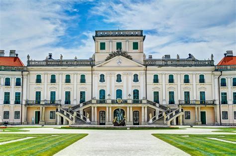 7 Stunning Palaces in Europe - Visit Europe