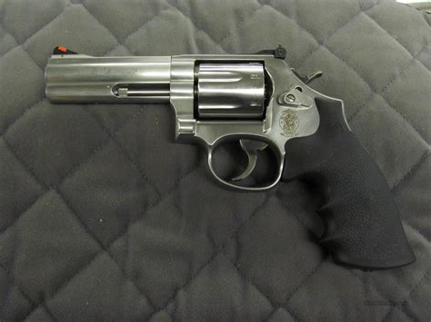 Smith & Wesson Model 686 Plus 4 inch 7 Shot 357... for sale