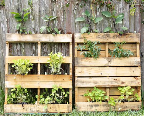 Upcycle Old Pallets to Make Beautiful Vertical Gardens - Off Grid World