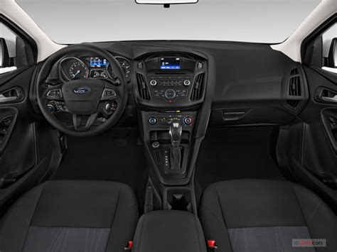 2018 Ford Focus Interior | U.S. News & World Report