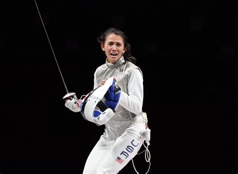 Lee Kiefer first American to win Olympic Gold in Women's Foil - Fencing.Net