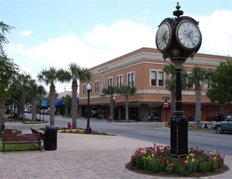 Leesburg, Florida. Historic Citrus Town on Chain of Lakes