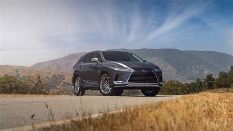 2020 Lexus RX 450h review: dependably different