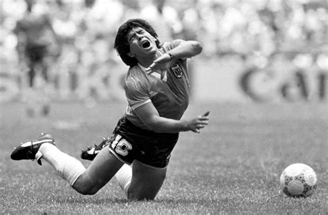 Death of Diego Maradona: an open investigation into possible negligence ...