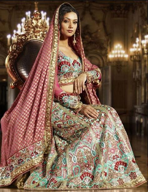 Dulha & Dulhan: Bollywood Bridal Saree Design