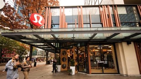 lululemon flagship store toronto canada cancun