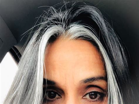 Pin de Mama Bear em Lady Grey | Estilos de cabelo cinza, Cabelo, Cores de cabelo na moda