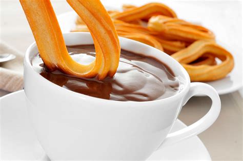 Churros con chocolate a la taza | La merienda ideal