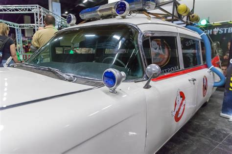 Ghostbusters Auto Ecto-1 und Proton Pack - Creative Commons Bilder