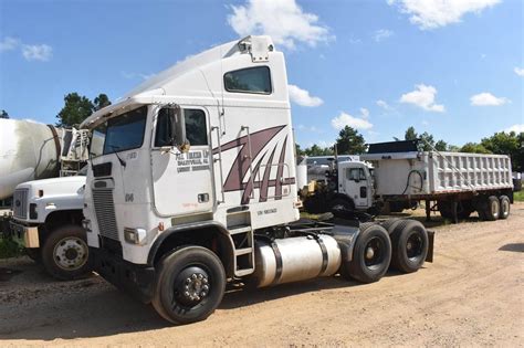 1992 Freightliner FLB112 Tandem Axle Cabover with Sleeper - Detroit, 400HP, 9 Speed Manual For ...