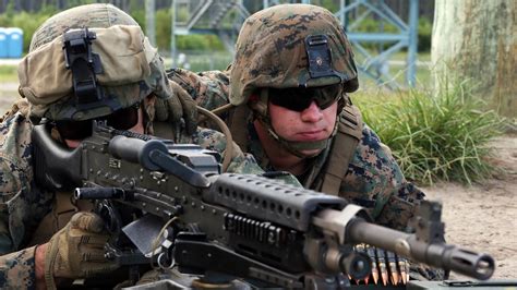 2nd LAAD Marines shoot straight during weapon systems training