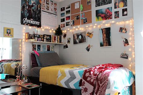 College Dorm Tips: Packing and Decorating | College Raptor